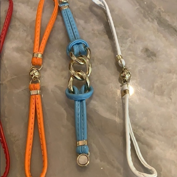 Bracelets - Picture 4 of 7